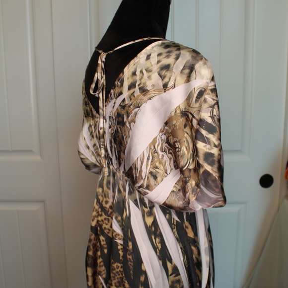 Satin Animal Print Blouse with V-Neckline - Picture 3 of 6